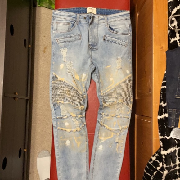 KDNK 11 4 14 11 Jeans. Jeans are brand new never worn. - Picture 3 of 4